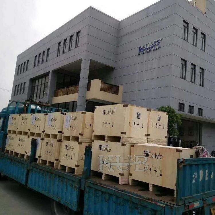 06ER4756A0 Brand New Carlyle Reciprocating Semi-Hermetic Compressor with R404A Refrigerant 400V 3PH 50Hz and 1 Year Warranty